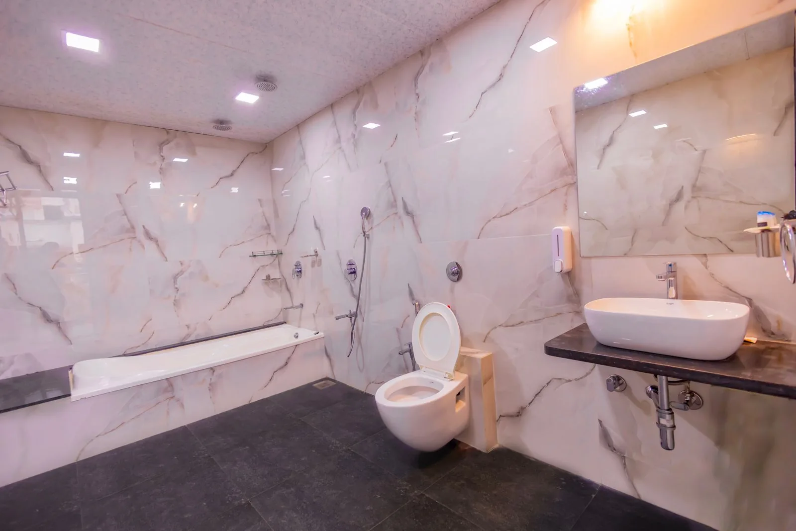 Villa No. 10 — Pure Veg 5BHK gallery photo 6